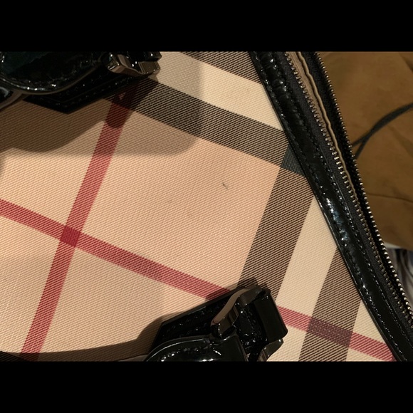 Burberry Bag - Picture 2 of 9
